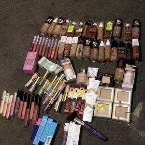 Makeup bags great holiday gifts! Like boxycharm